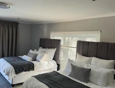 Deluxe Double or Twin Room with Pool View
