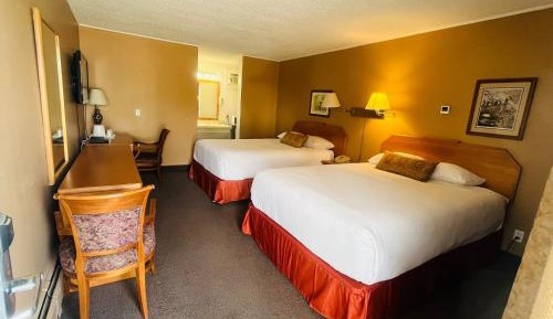 Queen Room with Two Queen Beds - Smoking