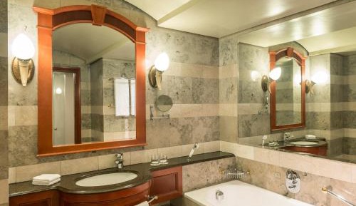 Deluxe King, Guest room, King