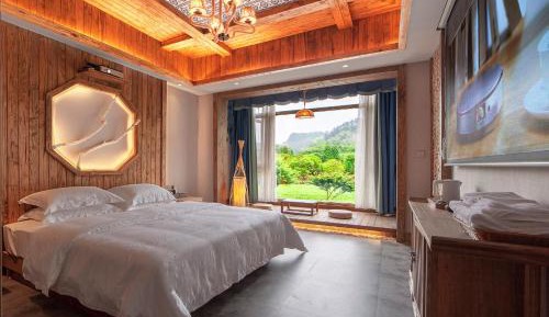 Double Room with Mountain View