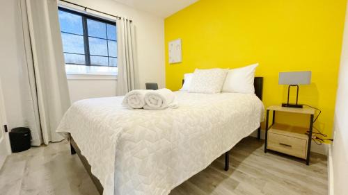 Standard Double Room with Shared Bathroom