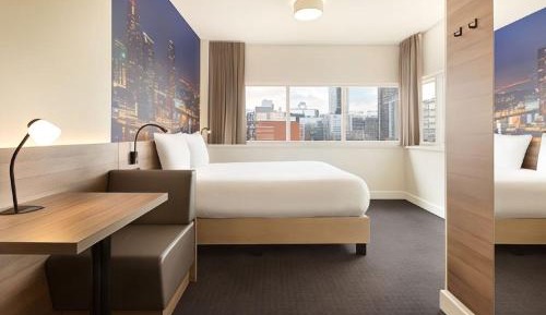 Corner King Room