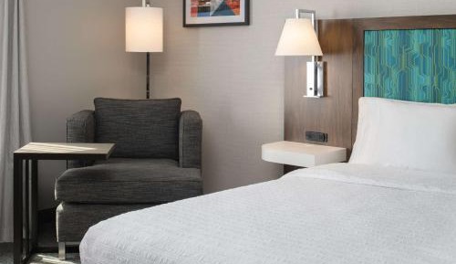 King Room with King Bed - Non-Smoking