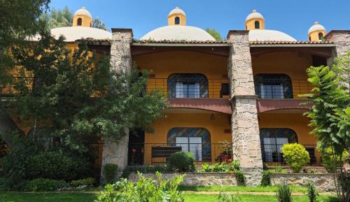 Bungalow with Garden View