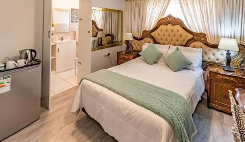 Double Room with Private Bathroom