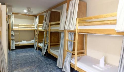 Bunk Bed in Mixed Dormitory Room