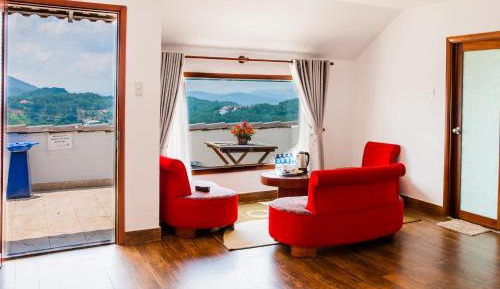 6-Bed Mixed Dormitory Room