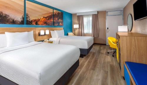 Double Room with Two Double Beds - Smoking