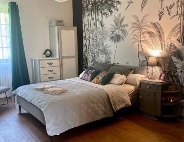 Family Room with Garden View