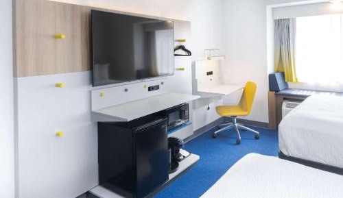 Queen Room with Two Queen Beds - Non-Smoking