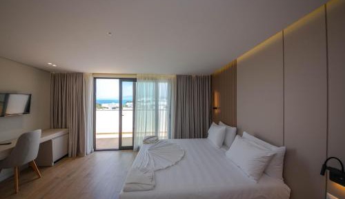 Superior Triple Room with Sea View