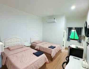 Standard Twin Room
