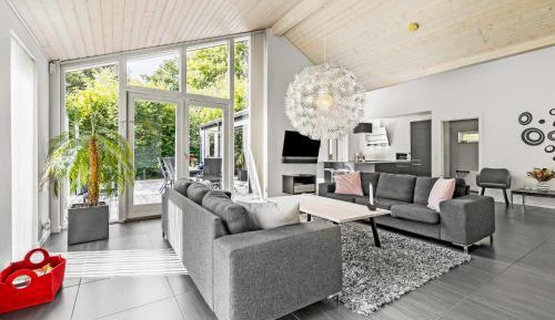 Three-Bedroom Holiday Home 