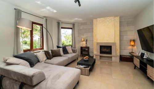 Four-Bedroom Vacation Home