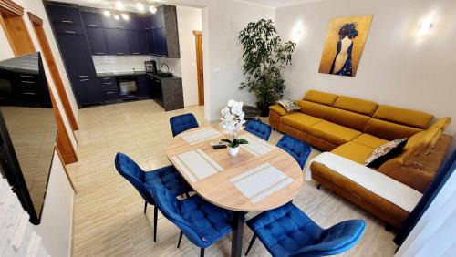 Two-Bedroom Deluxe Apartment