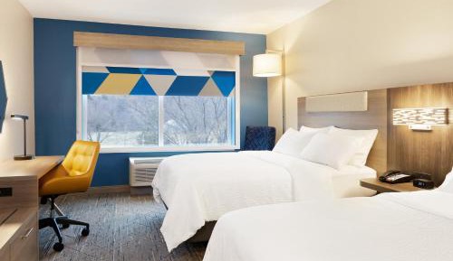 Standard Room with Two Queen Beds