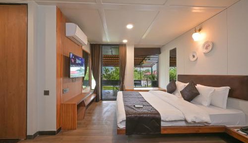King Room with Lake View