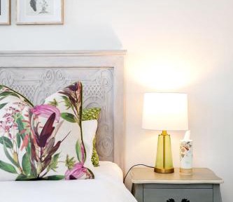 Two-Bedroom Apartment with Mountain View