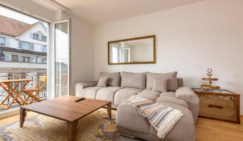 Two-Bedroom Deluxe Apartment with Balcony