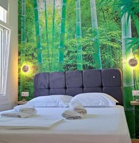 One-Bedroom Deluxe Apartment