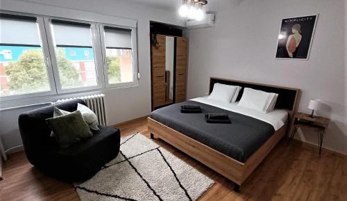 One-Bedroom Apartment with View