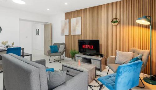 Three-Bedroom Deluxe Apartment