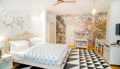 Suite with Lake View