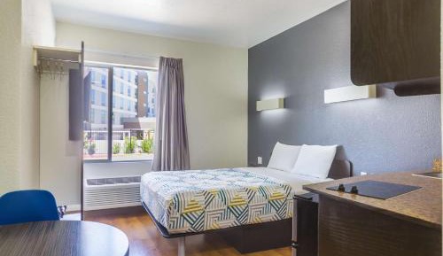 Queen Room - Smoking