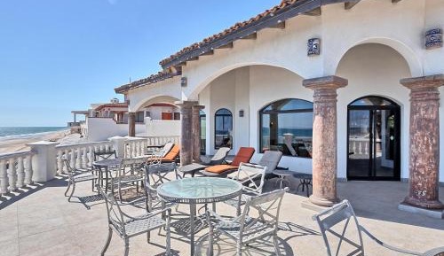 Five-Bedroom Holiday Home