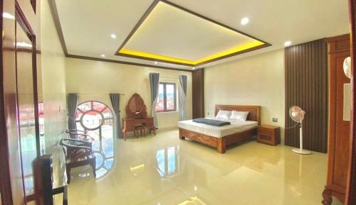 One-Bedroom Apartment with City View