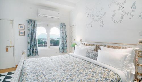 King Room with Lake View