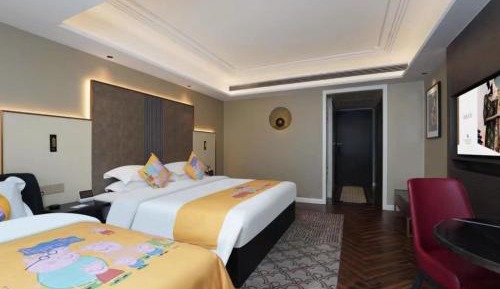 Deluxe Family Room