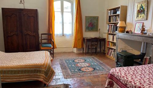 Deluxe Double Room (2 Adults + 1 Child)