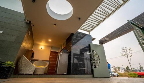 King Room with Spa Bath