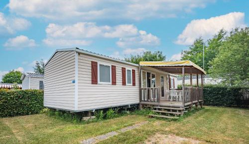 Three-Bedroom Superior Apartment
