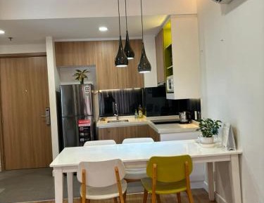 One-Bedroom Apartment with City View