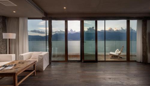 Wind 180° Sea View King Room