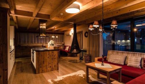 Deluxe Suite with Spa Bath