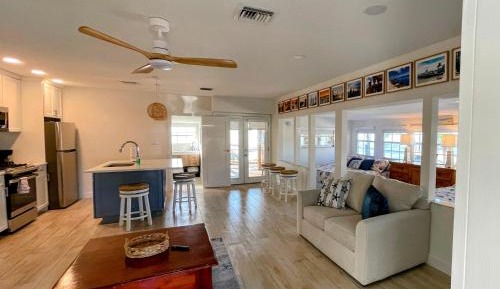 Bungalow - Water Front 