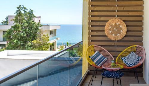 One-Bedroom Apartment with Sea View and Balcony