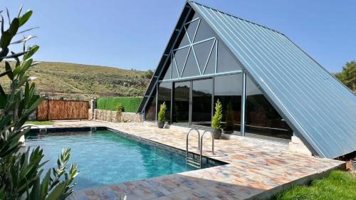 Villa with Garden View