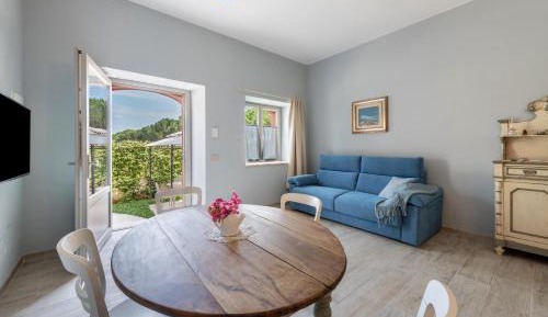 Superior One-Bedroom Apartment