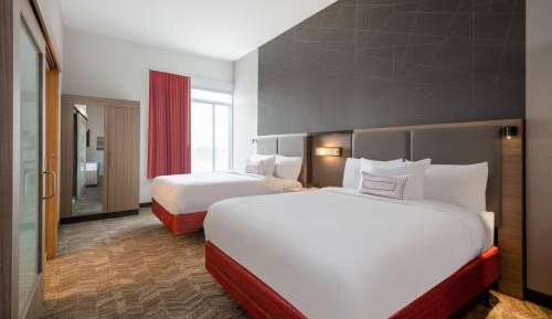 Suite, 2 Queen, Trundle bed