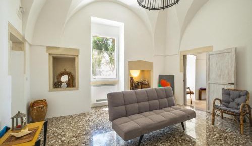 Villa with Garden View