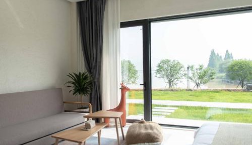 Studio with Lake View