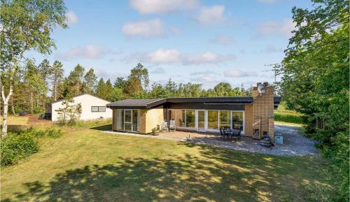 Three-Bedroom Vacation Home 