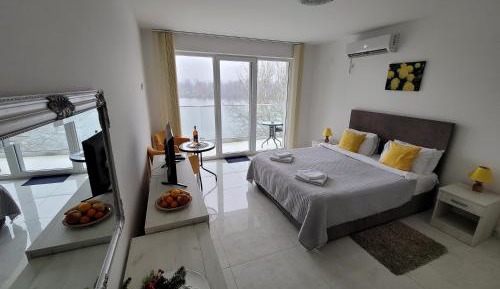 Double Room with Lake View