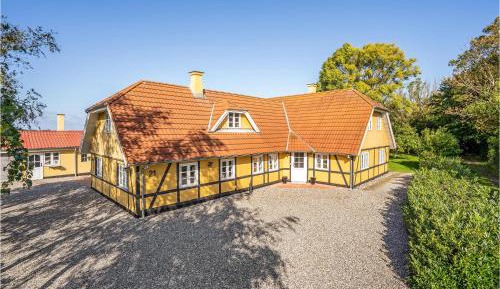 Six-Bedroom Holiday Home