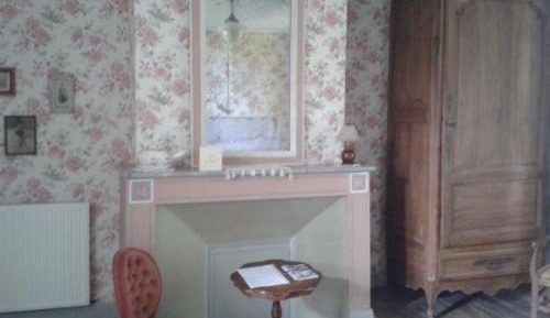 Family Suite (2 Adults + 2 Children)