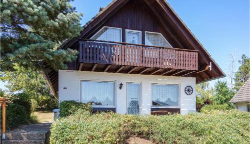 Three-Bedroom Holiday Home 